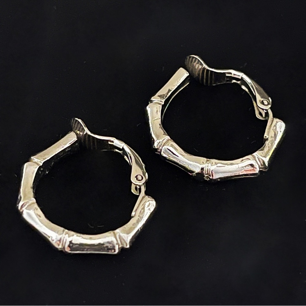 ✨Signed Trifari Vintage Bamboo Style Small Hoop Earrings